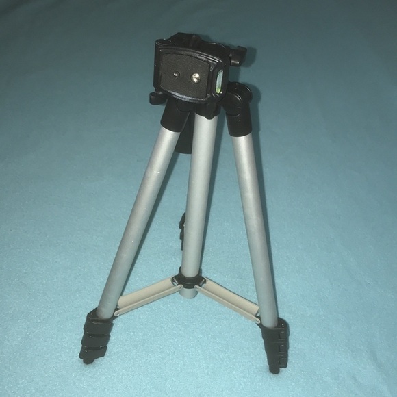 X IT PRO SERIES 50” Tripod with level designed for camcorder & DSLR’s NEW IN BOX - Picture 6 of 10